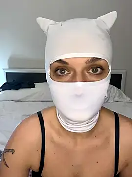 Snapshot of Nikki_Hoee chatting on 13, 11, 2025 Nikki Hoee online show from 13, 11, 2025