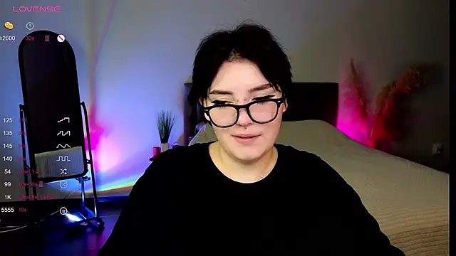 YumiYammy online show from 1, 1, 2025