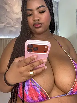 Snapshot of AinaraJimenez chatting on 9, 4, 2026 AinaraJimenez online show from 9, 4, 2026