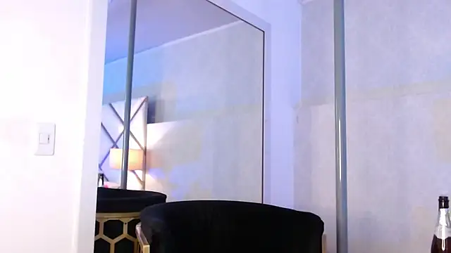 Snapshot of AmyRox_ chatting on 18, 2, 2025 AmyRox online show from 18, 2, 2025