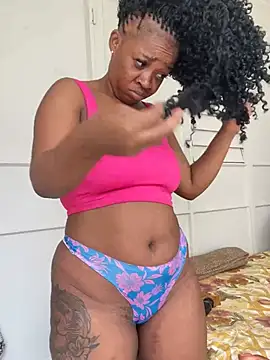 Snapshot of beverlyxxxx chatting on 3, 3, 2025 beverlyxxxx online show from 3, 3, 2025