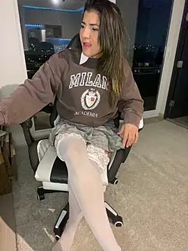 AlejandritaMilano online show from 12, 4, 2026