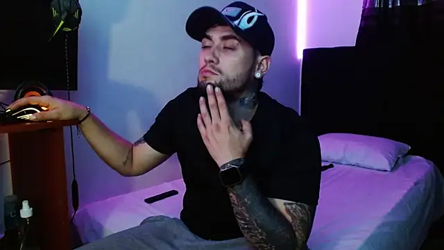 Snapshot of miia-liiam chatting on 2, 2, 2026 miia-liiam online show from 2, 2, 2026