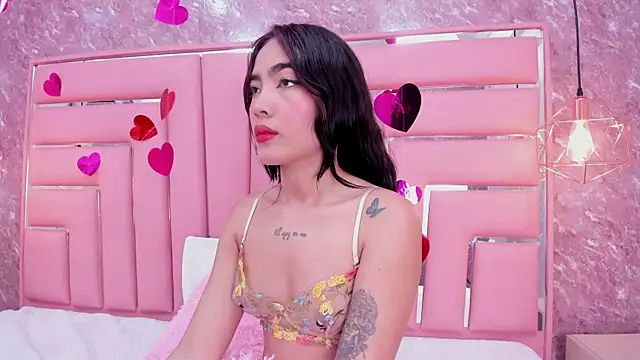 SEXY HOTTIE   online show from 1, 3, 2025