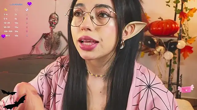 Snapshot of Sweet_Nyx chatting on 29, 10, 2025 Sweet Nyx online show from 29, 10, 2025