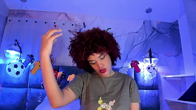 Snapshot of loladupont chatting on 30, 6, 2026 loladupont online show from 30, 6, 2026