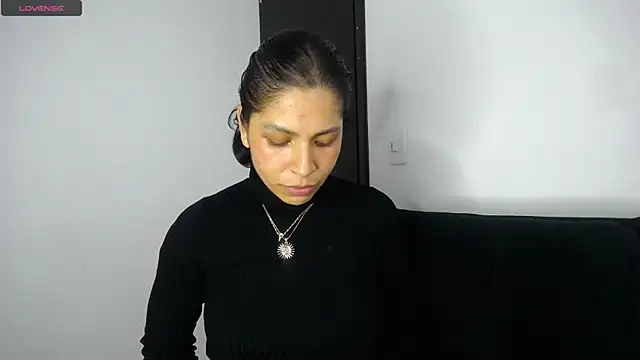 Snapshot of AbrilSonne chatting on 9, 9, 2025 AbrilSonne online show from 9, 9, 2025