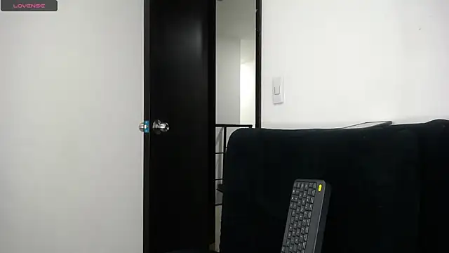 Snapshot of AbrilSonne chatting on 11, 9, 2025 AbrilSonne online show from 11, 9, 2025