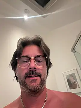 Snapshot of Johnny_Bottoms chatting on 1, 7, 2026 Johnny Bottoms online show from 1, 7, 2026