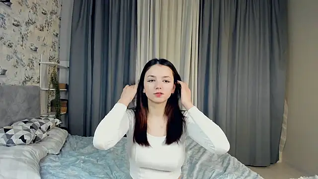 Snapshot of LilianGrindle chatting on 14, 1, 2025 LilianGrindle online show from 14, 1, 2025