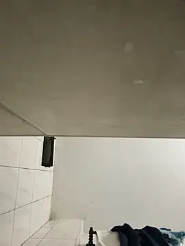 Snapshot of GildanK18 chatting on 25, 10, 2025 GildanK18 online show from 25, 10, 2025