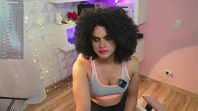 Snapshot of Mara-Bella chatting on 8, 5, 2026 Mara-Bella online show from 8, 5, 2026