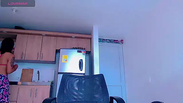 Snapshot of michell_play1_ chatting on 10, 2, 2025 michell play1 online show from 10, 2, 2025