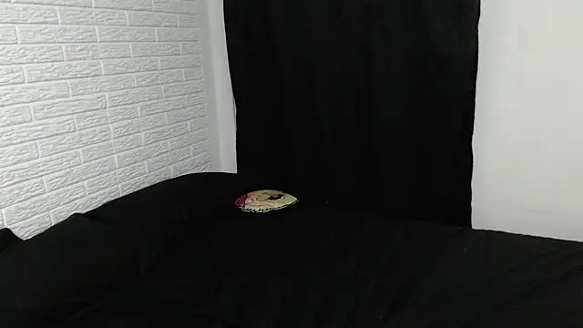 Snapshot of rousstattoo chatting on 4, 1, 2025 rousstattoo online show from 4, 1, 2025