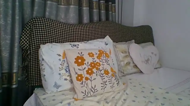 Snapshot of LeydiLi chatting on 14, 7, 2026 LeydiLi online show from 14, 7, 2026