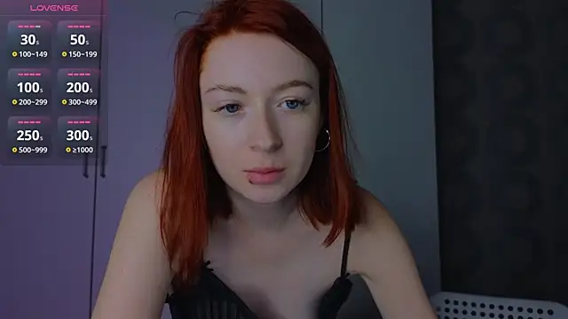 Snapshot of Cuteroxyfoxy chatting on 14, 7, 2026 Cuteroxyfoxy online show from 14, 7, 2026