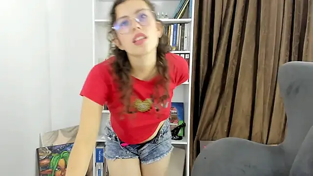 Snapshot of TORALAY chatting on 6, 1, 2025 TORALAY online show from 6, 1, 2025