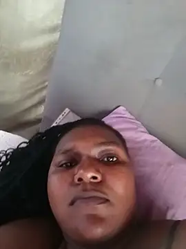Snapshot of zwivhuya2121 chatting on 18, 6, 2026 zwivhuya2121 online show from 18, 6, 2026