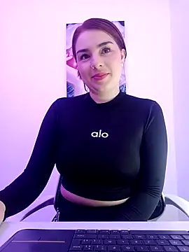 Snapshot of VictoriaMolina chatting on 17, 11, 2025 VictoriaMolina online show from 17, 11, 2025