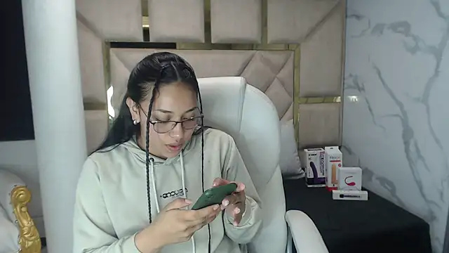 IsabellRodriguez18 online show from 9, 3, 2025