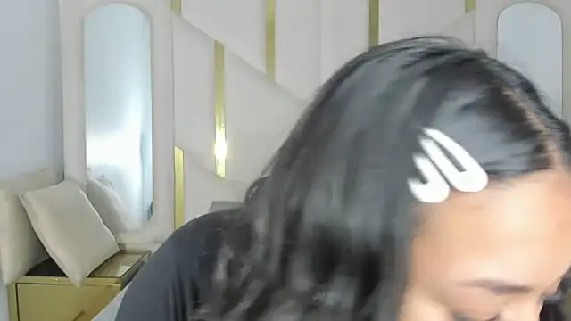 IsabellRodriguez18 online show from 27, 11, 2025