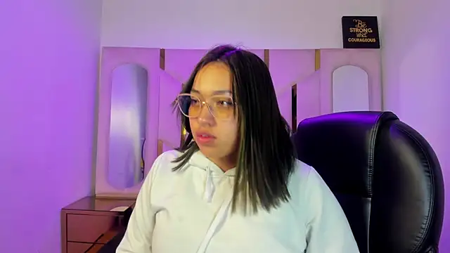 Snapshot of IsabellRodriguez18 chatting on 10, 4, 2026 IsabellRodriguez18 online show from 10, 4, 2026