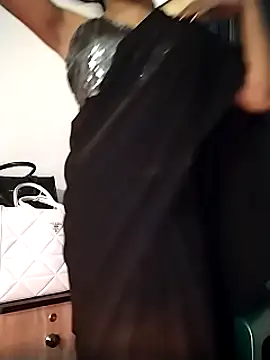 Aish29xh online show from 1, 3, 2025