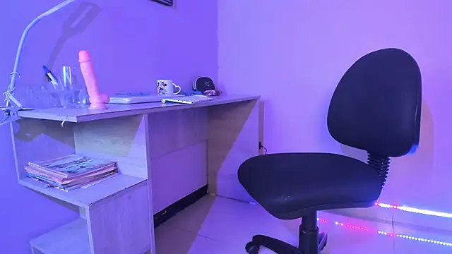 Snapshot of Samantha__cooper chatting on 12, 2, 2025 Samantha  cooper online show from 12, 2, 2025