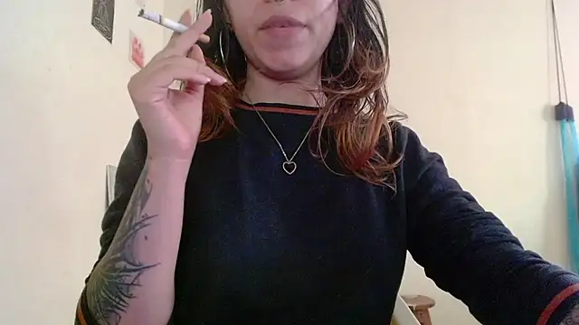 Snapshot of Maam_Ine chatting on 14, 10, 2025 Maam Ine online show from 14, 10, 2025