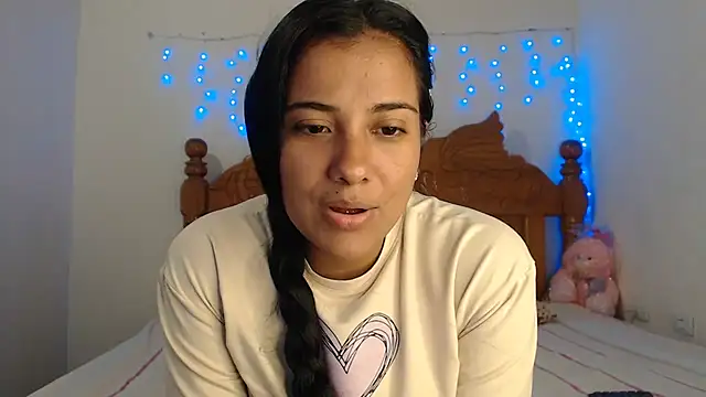 Coral0403 online show from 8, 2, 2025