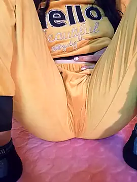 Snapshot of dandilaa chatting on 2, 3, 2025 dandilaa online show from 2, 3, 2025