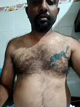 Snapshot of carria_homes chatting on 13, 11, 2025 carria homes online show from 13, 11, 2025