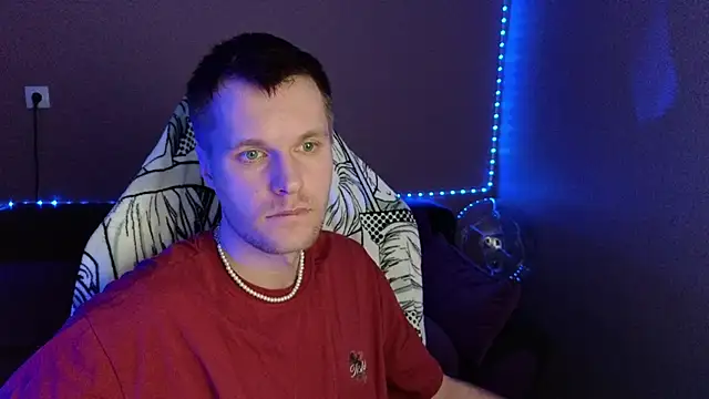 Snapshot of Leonnextdoor chatting on 5, 1, 2025 Leonnextdoor online show from 5, 1, 2025