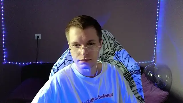 Snapshot of Leonnextdoor chatting on 8, 1, 2025 Leonnextdoor online show from 8, 1, 2025