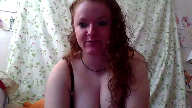Snapshot of Rae_Jeannie chatting on 15, 4, 2026 Rae Jeannie online show from 15, 4, 2026