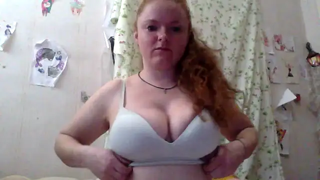 Snapshot of Rae_Jeannie chatting on 17, 4, 2026 Rae Jeannie online show from 17, 4, 2026