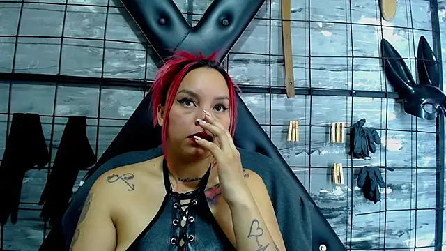 Snapshot of Alana_Roth chatting on 6, 11, 2025 Alana Roth online show from 6, 11, 2025