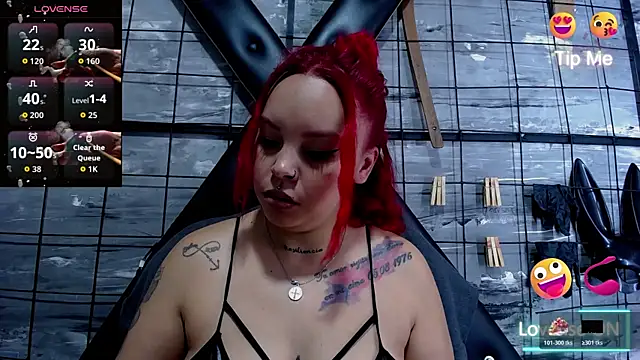 Snapshot of Alana_Roth chatting on 10, 11, 2025 Alana Roth online show from 10, 11, 2025