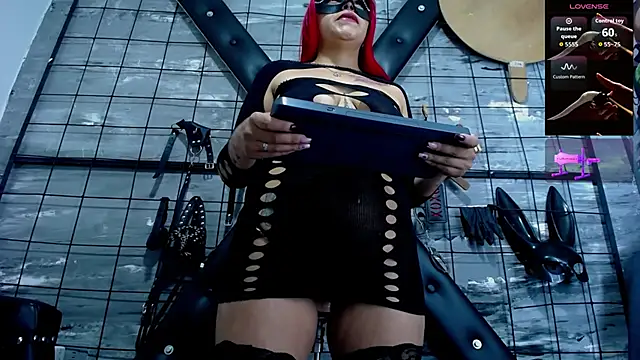 Snapshot of Alana_Roth chatting on 14, 11, 2025 Alana Roth online show from 14, 11, 2025