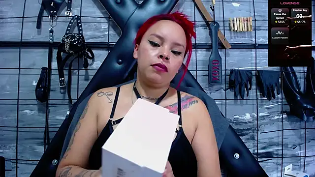 Snapshot of Alana_Roth chatting on 15, 11, 2025 Alana Roth online show from 15, 11, 2025