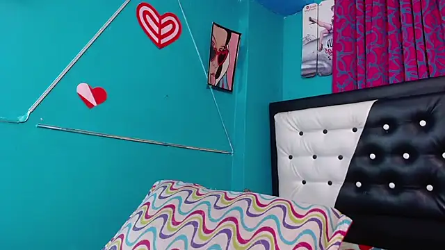 Snapshot of valerie_mase chatting on 2, 2, 2026 valerie mase online show from 2, 2, 2026