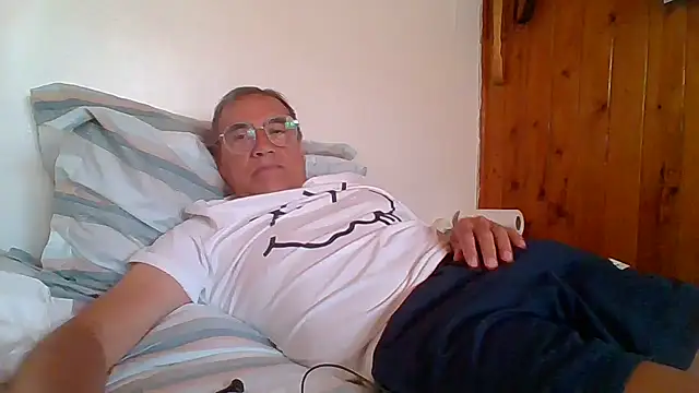 Snapshot of santiagon2015 chatting on 16, 1, 2025 santiagon2015 online show from 16, 1, 2025