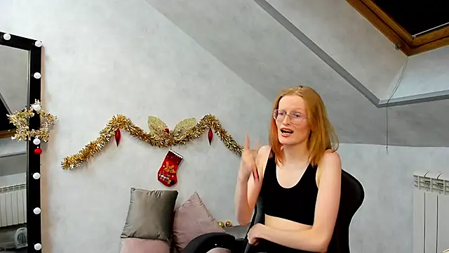 Snapshot of ElizabethHarpper chatting on 7, 1, 2025 ElizabethHarpper online show from 7, 1, 2025