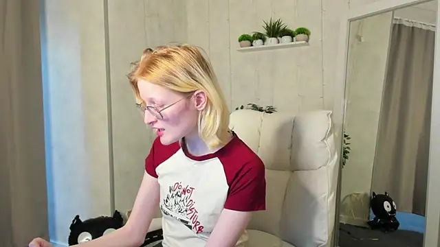 Snapshot of ElizabethHarpper chatting on 31, 10, 2025 ElizabethHarpper online show from 31, 10, 2025