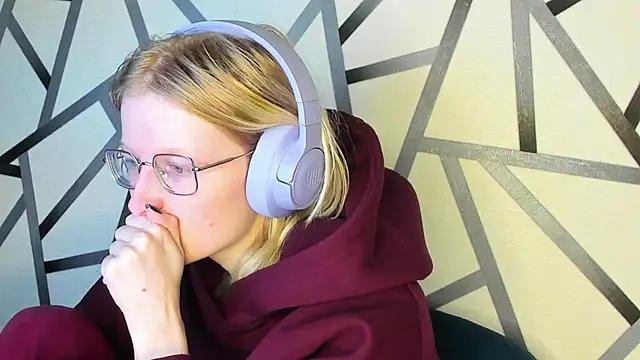 ElizabethHarpper online show from 26, 11, 2025