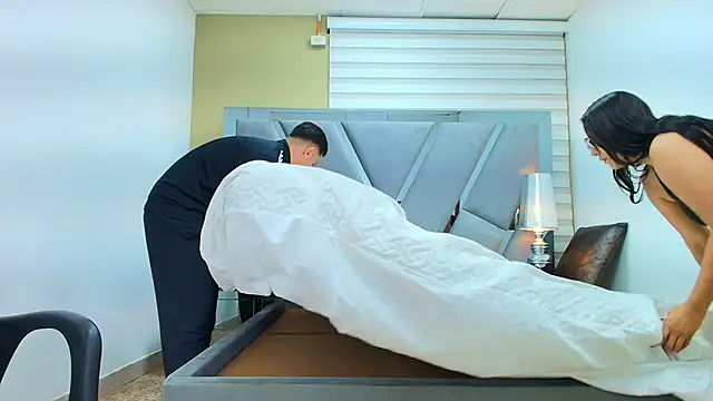 DAVID VICTORIAA online show from 7, 4, 2026