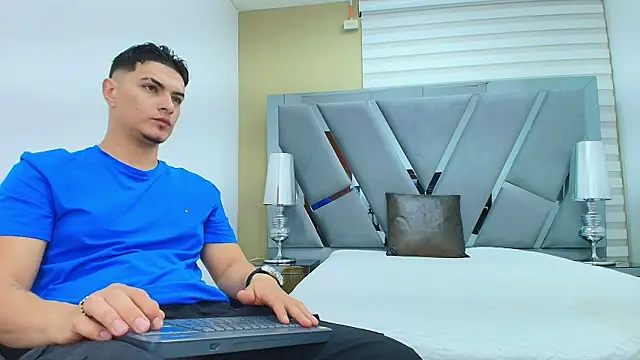 Snapshot of DAVID_VICTORIAA chatting on 18, 4, 2026 DAVID VICTORIAA online show from 18, 4, 2026