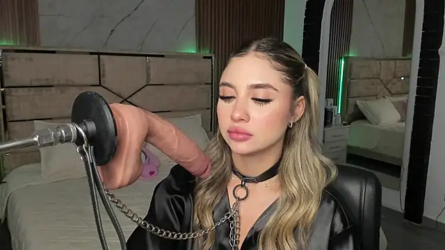 EmiilyHendriixx online show from 28, 2, 2025