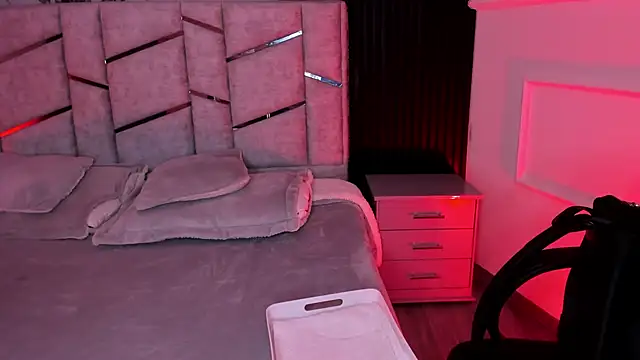 daniiphoeniixx online show from 2, 12, 2025