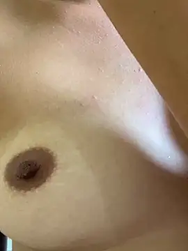 Snapshot of millenamoreninha chatting on 2, 4, 2026 millenamoreninha online show from 2, 4, 2026